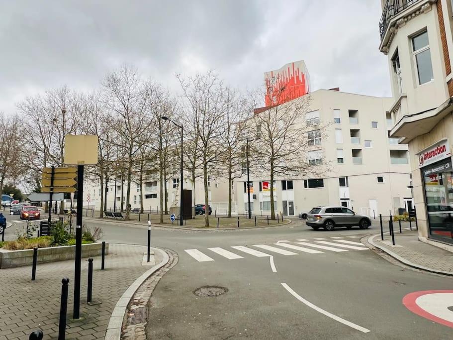 Apt Des Artistes, 3 Min A Pied Gare Et Centre Valenciennes Luaran gambar