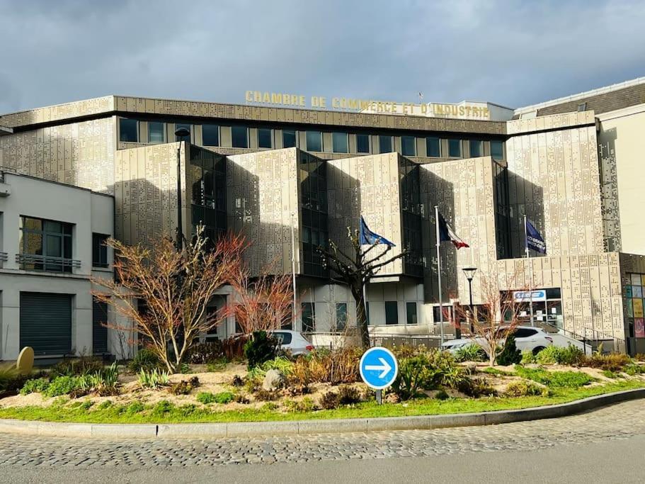 Apt Des Artistes, 3 Min A Pied Gare Et Centre Valenciennes Luaran gambar